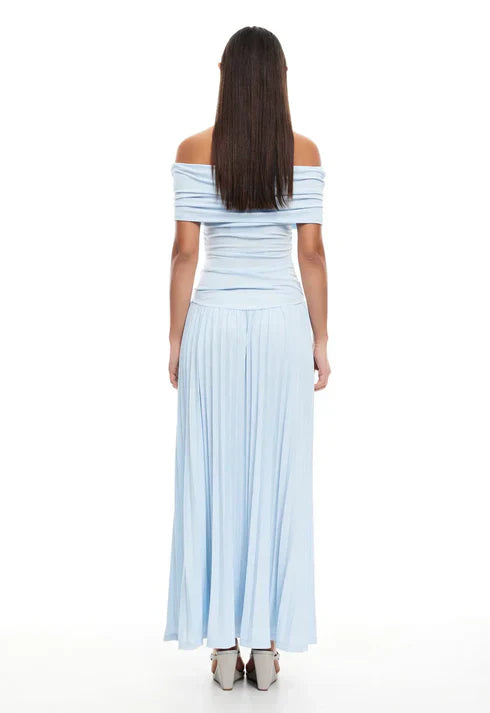 Della | Women&
