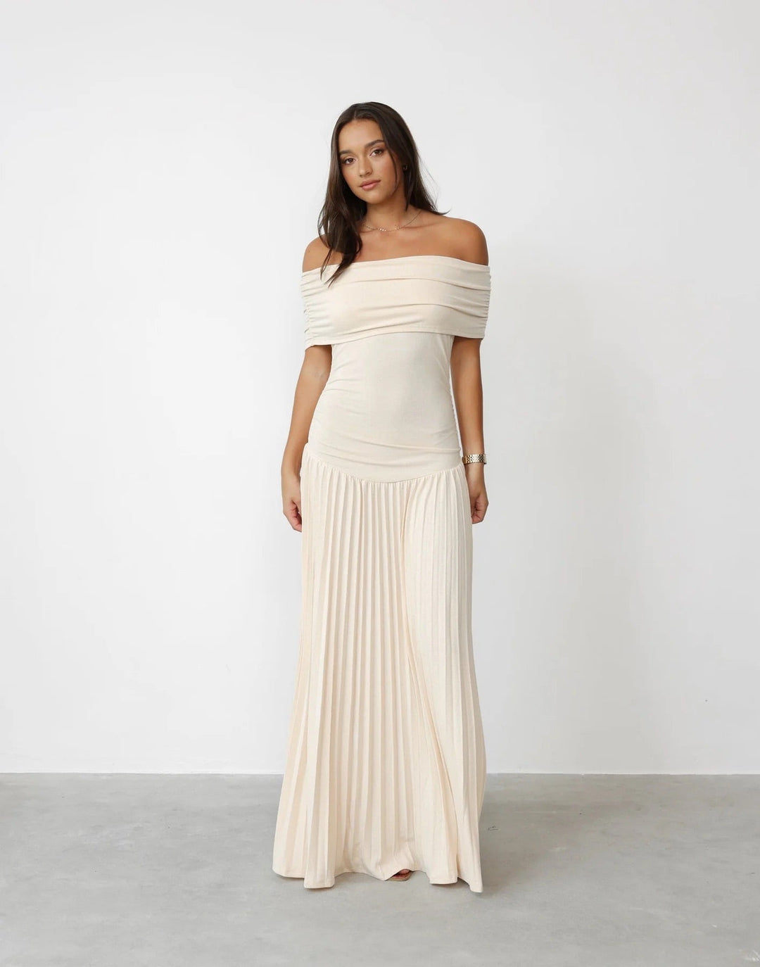 Della | Women&