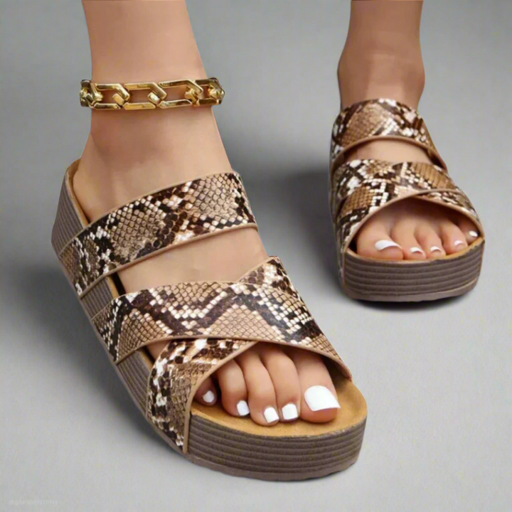 Holly | Women&