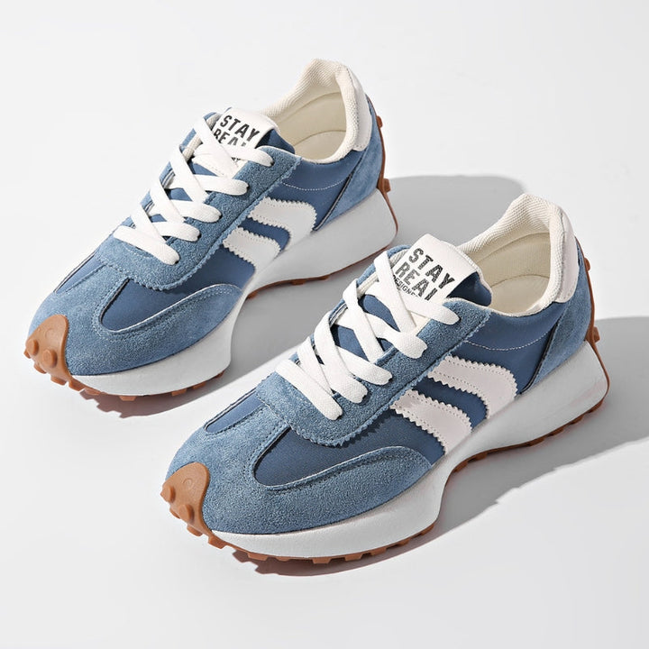 Womens retro platform sneakers lace-up, view 2